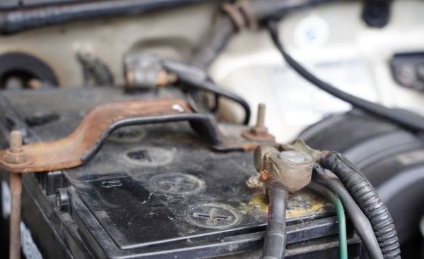 electrical-problems-after-replacing-a-car-battery-5-troubleshooting-problems-2-.jpeg