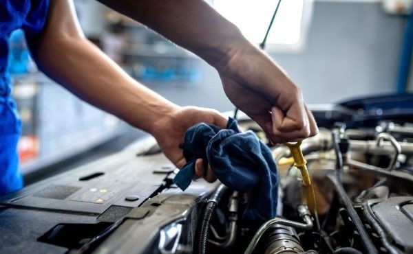 engine-oil-3-.jpeg engine-oil-3-.jpeg